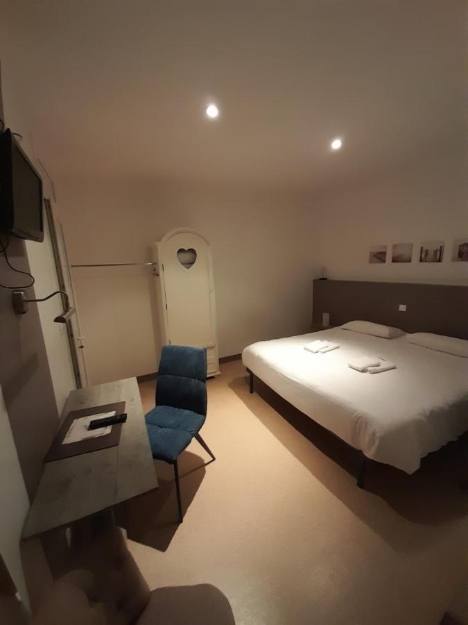 Hotel Les Voyageurs Les Sables-d'Olonne Exterior photo
